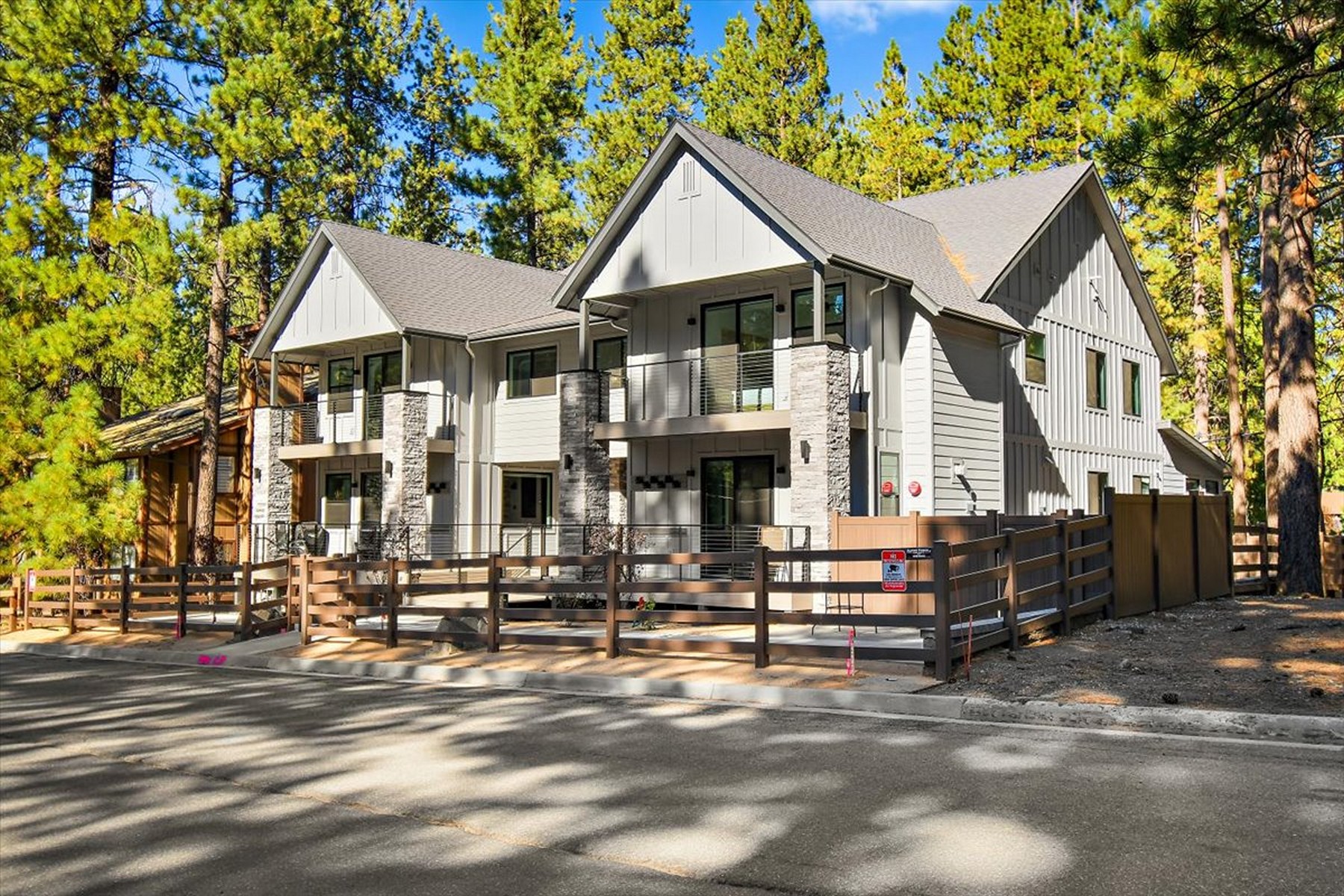  679 Summit Boulevard, Big Bear Lake, CA 92315 - 物件實景