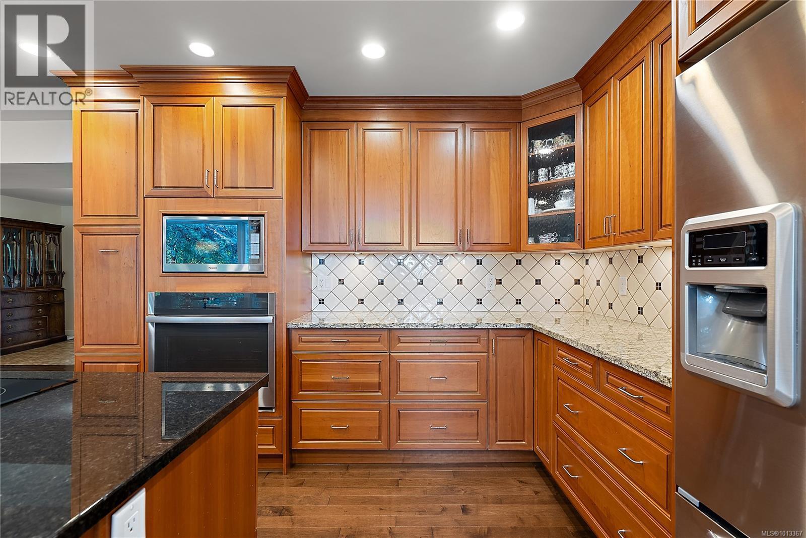 NORTH SAANICH, British Columbia, V8L 5L5, CA, 5 Bedrooms Bedrooms, ,4 BathroomsBathrooms,Residential,For Sale,1946996