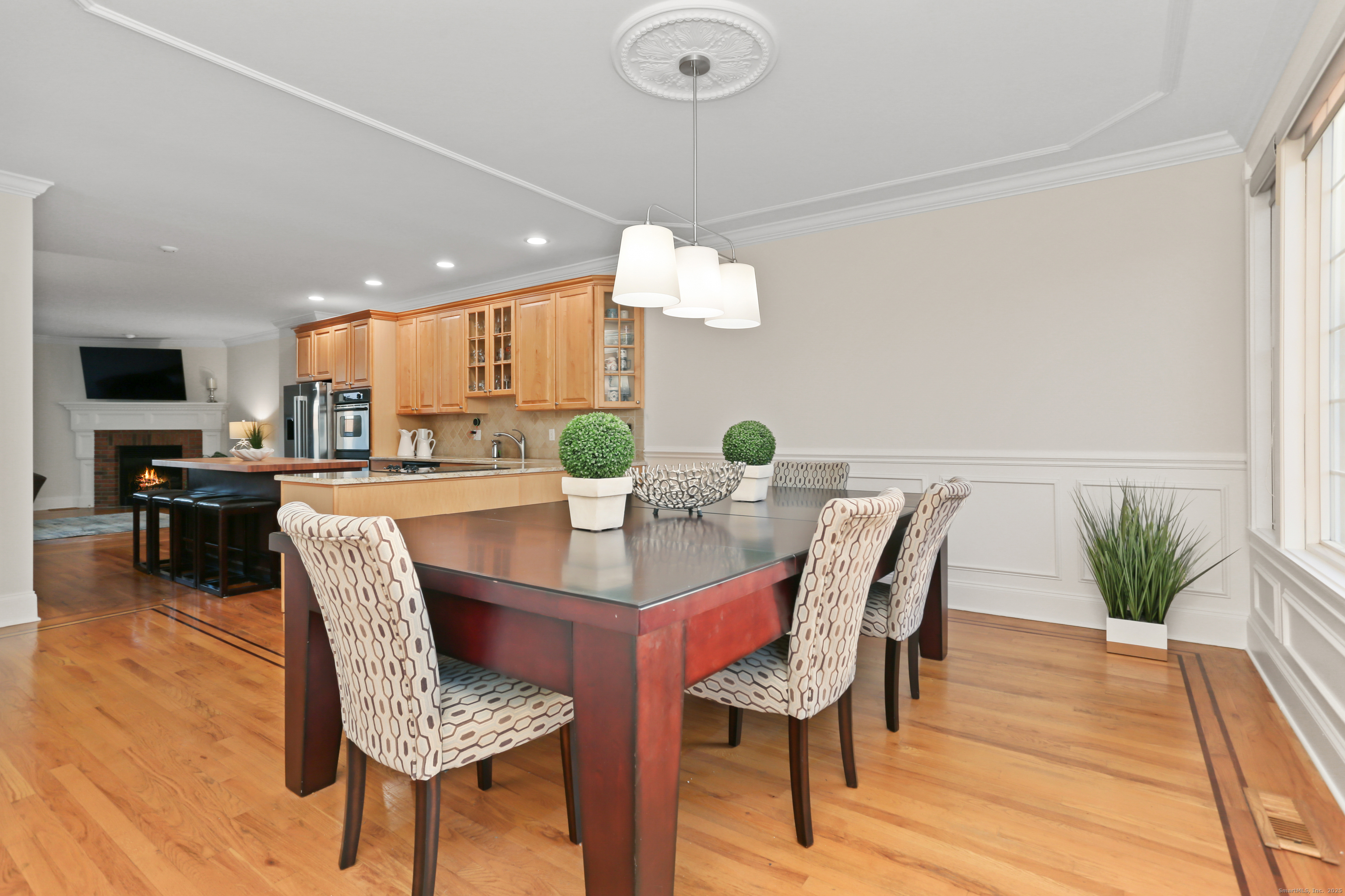 Fairfield, Connecticut, 06824, United States, 3 Bedrooms Bedrooms, ,3 BathroomsBathrooms,Residential,For Sale,2003354