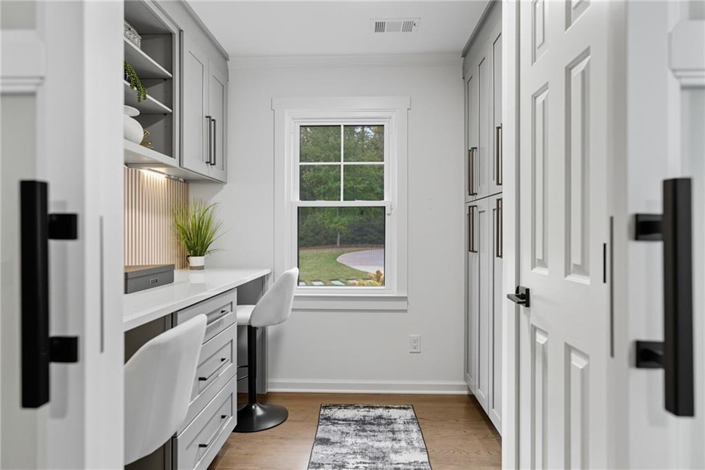 Alpharetta, Georgia, 30005, United States, 4 Bedrooms Bedrooms, ,6 BathroomsBathrooms,Residential,For Sale,1983404