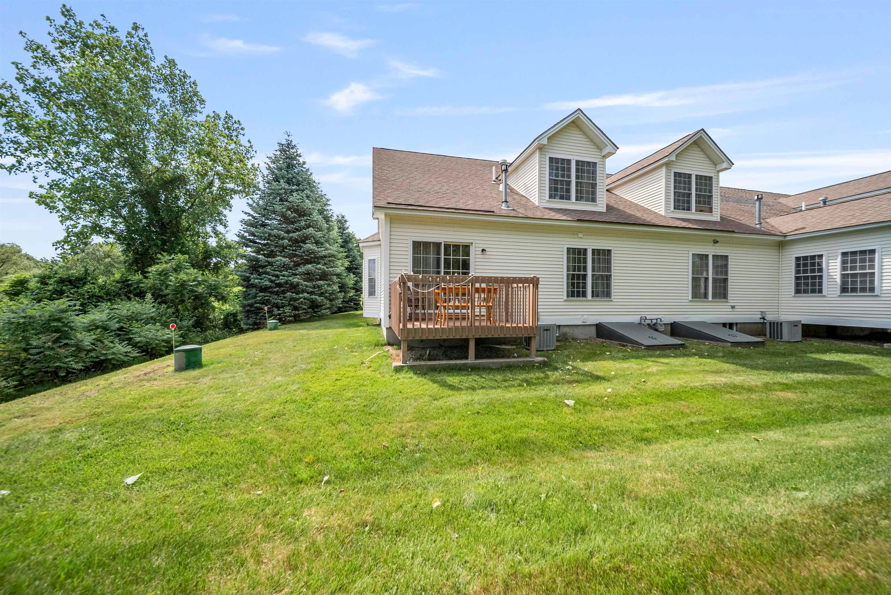 Hooksett, New Hampshire, 03106, United States, 2 Bedrooms Bedrooms, ,2 BathroomsBathrooms,Residential,For Sale,1911621
