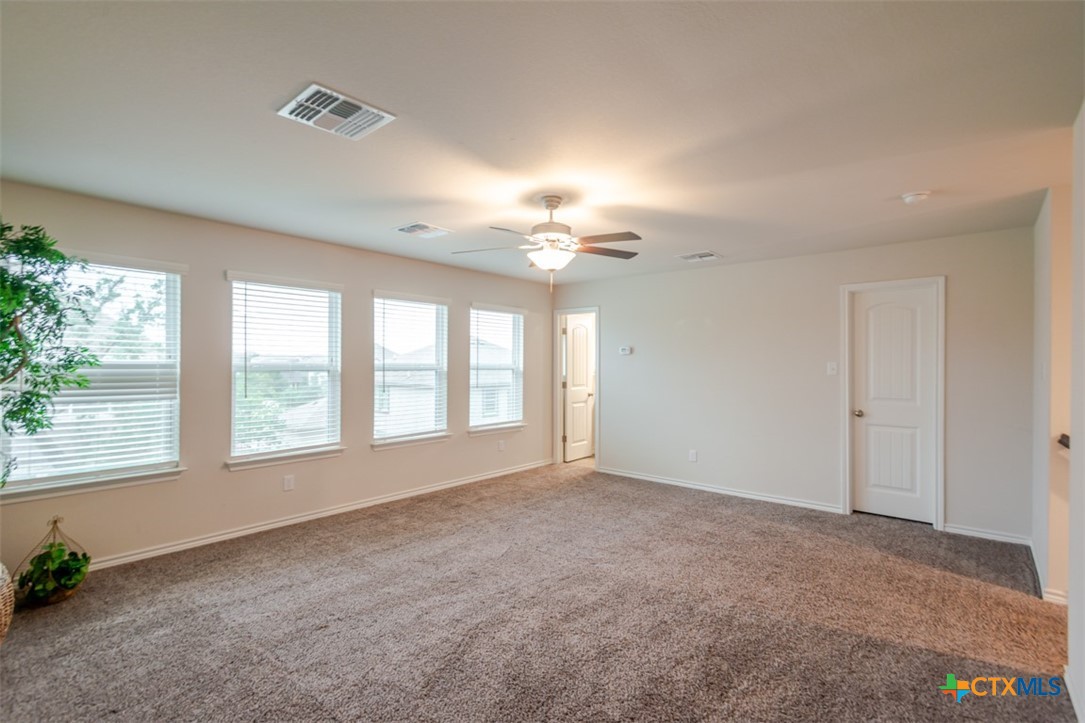 Killeen, Texas, 76542, United States, 5 Bedrooms Bedrooms, ,4 BathroomsBathrooms,Residential,For Sale,1988251