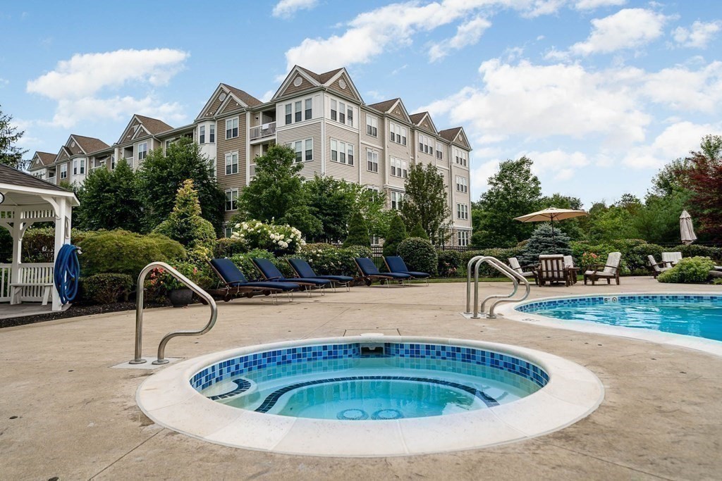 Braintree, Massachusetts, 02184, United States, 2 Bedrooms Bedrooms, ,2 BathroomsBathrooms,Residential,For Sale,1981592