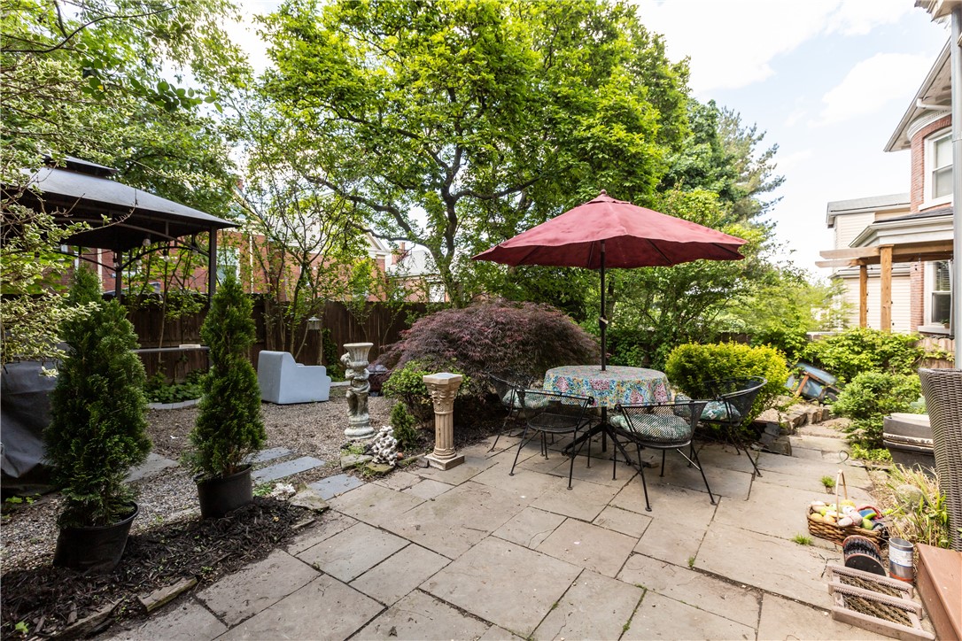 Point Breeze, Pennsylvania, 15206, United States, 6 Bedrooms Bedrooms, ,4 BathroomsBathrooms,Residential,For Sale,1828152