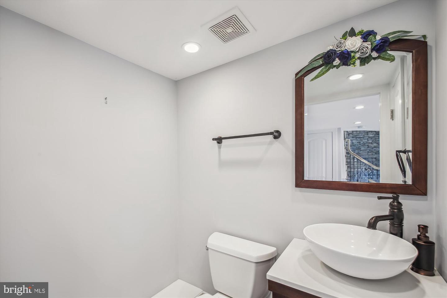 Glen Burnie, Maryland, 21060, United States, 2 Bedrooms Bedrooms, ,4 BathroomsBathrooms,Residential,For Sale,1867358