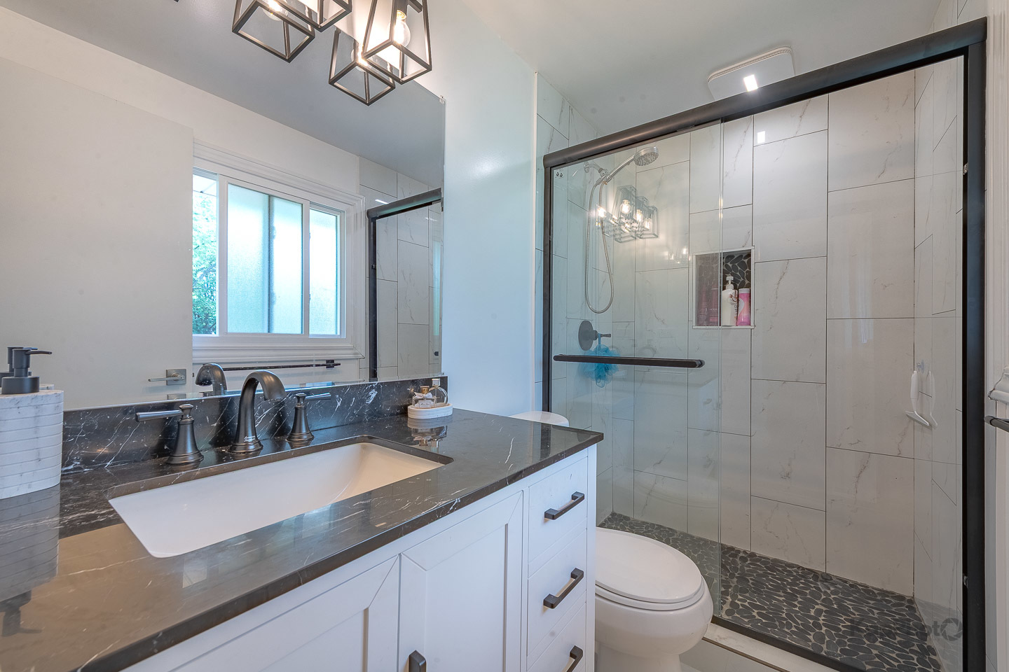 Schaumburg, Illinois, 60193, United States, 4 Bedrooms Bedrooms, ,3 BathroomsBathrooms,Residential,For Sale,1983242