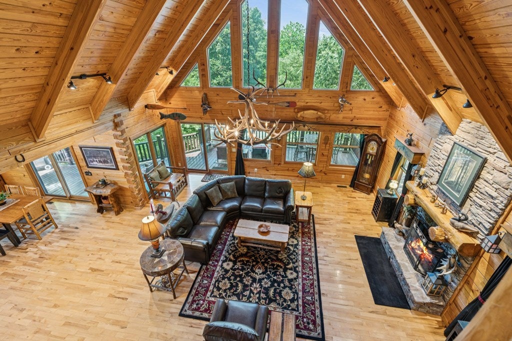 Morganton, Georgia, 30560, United States, 3 Bedrooms Bedrooms, ,3 BathroomsBathrooms,Residential,For Sale,1905378