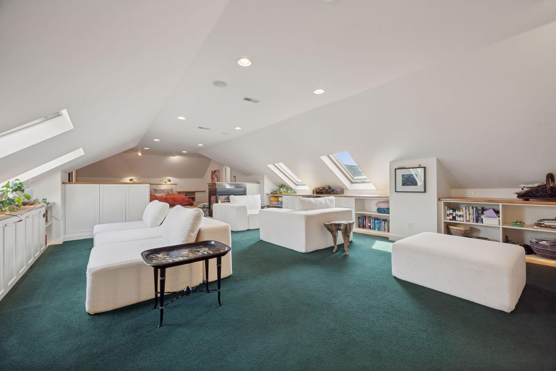 Saint Paul, Minnesota, 55105, United States, 5 Bedrooms Bedrooms, ,3 BathroomsBathrooms,Residential,For Sale,1767572