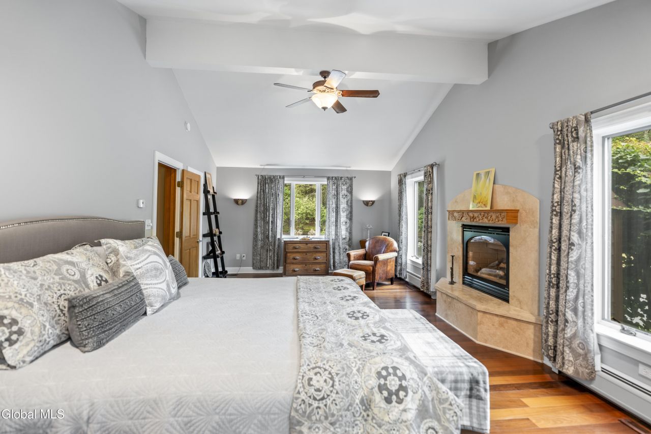 Coeymans Hollow, New York, 12046, United States, 4 Bedrooms Bedrooms, ,3 BathroomsBathrooms,Residential,For Sale,1907699