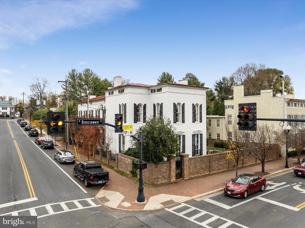 230 W Boscawen Street, Winchester, Virginia, 22601, United States, ,Residential,For Sale,230 W Boscawen Street,1660726