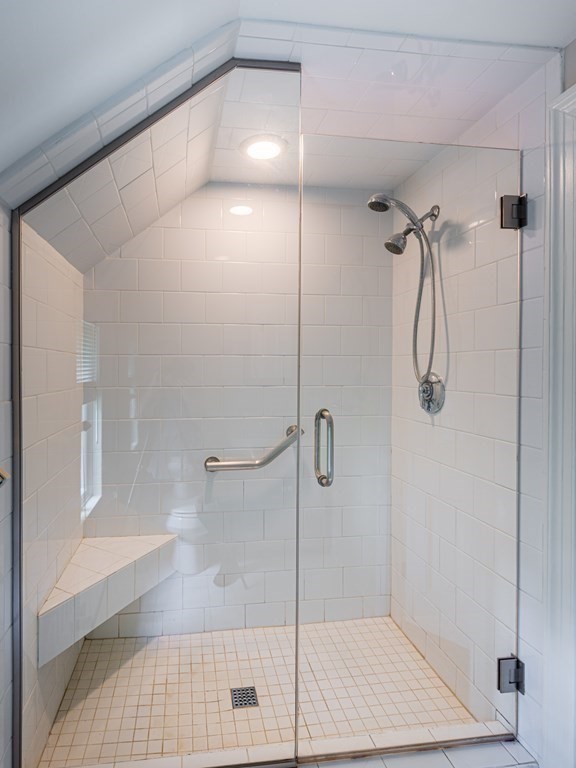 Brockton, Massachusetts, 02301, United States, 5 Bedrooms Bedrooms, ,3 BathroomsBathrooms,Residential,For Sale,1879752