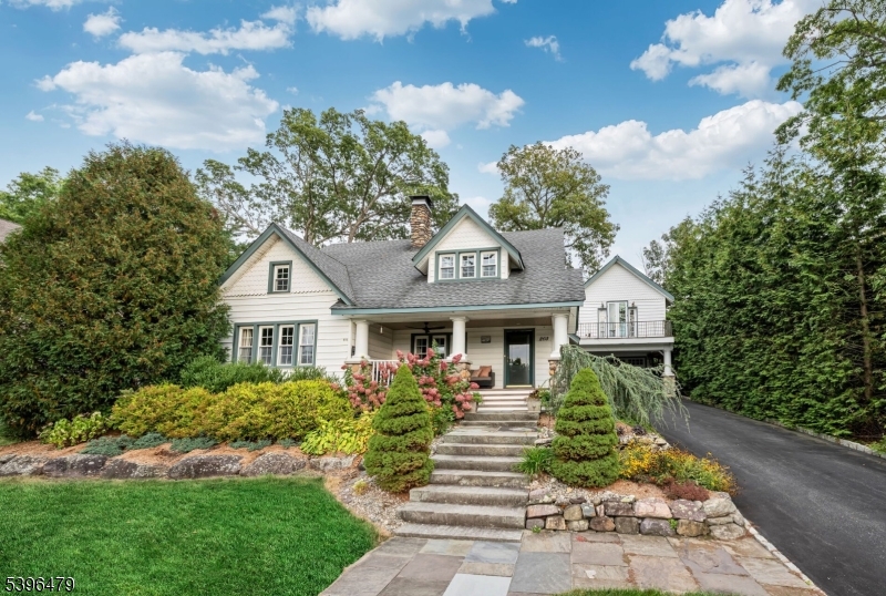 West Milford Twp., New Jersey, 07421, United States, 4 Bedrooms Bedrooms, ,3 BathroomsBathrooms,Residential,For Sale,1992089