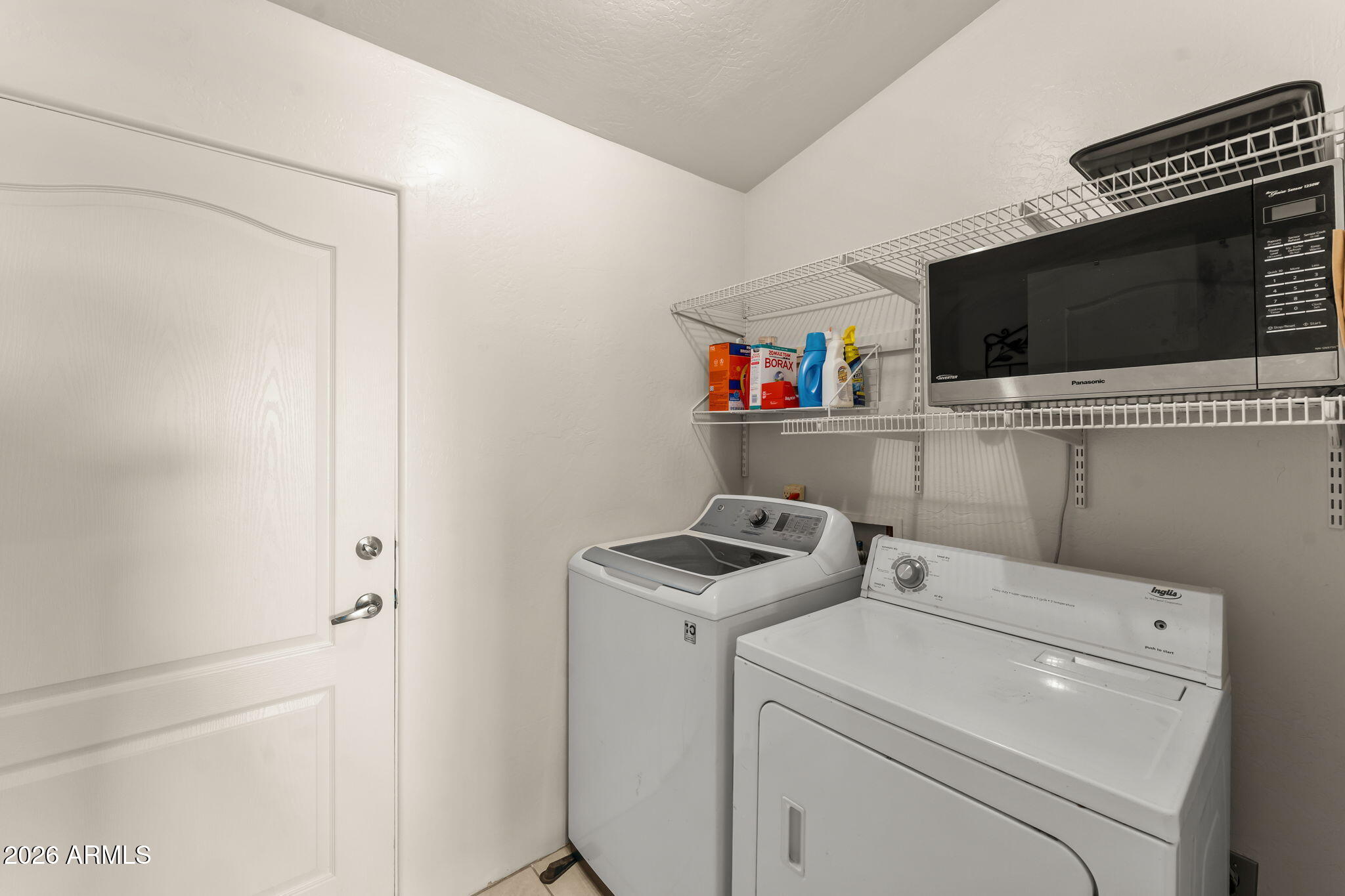 Wickenburg, Arizona, 85390, United States, 3 Bedrooms Bedrooms, ,2 BathroomsBathrooms,Residential,For Sale,2010999