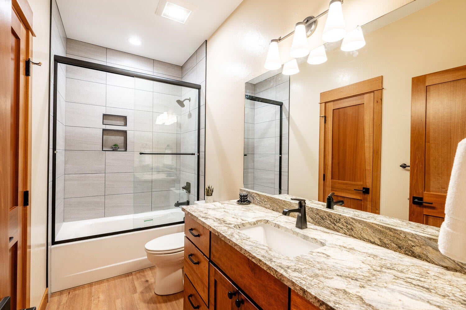 Sheridan, Wyoming, 82801, United States, 4 Bedrooms Bedrooms, ,3 BathroomsBathrooms,Residential,For Sale,1981646