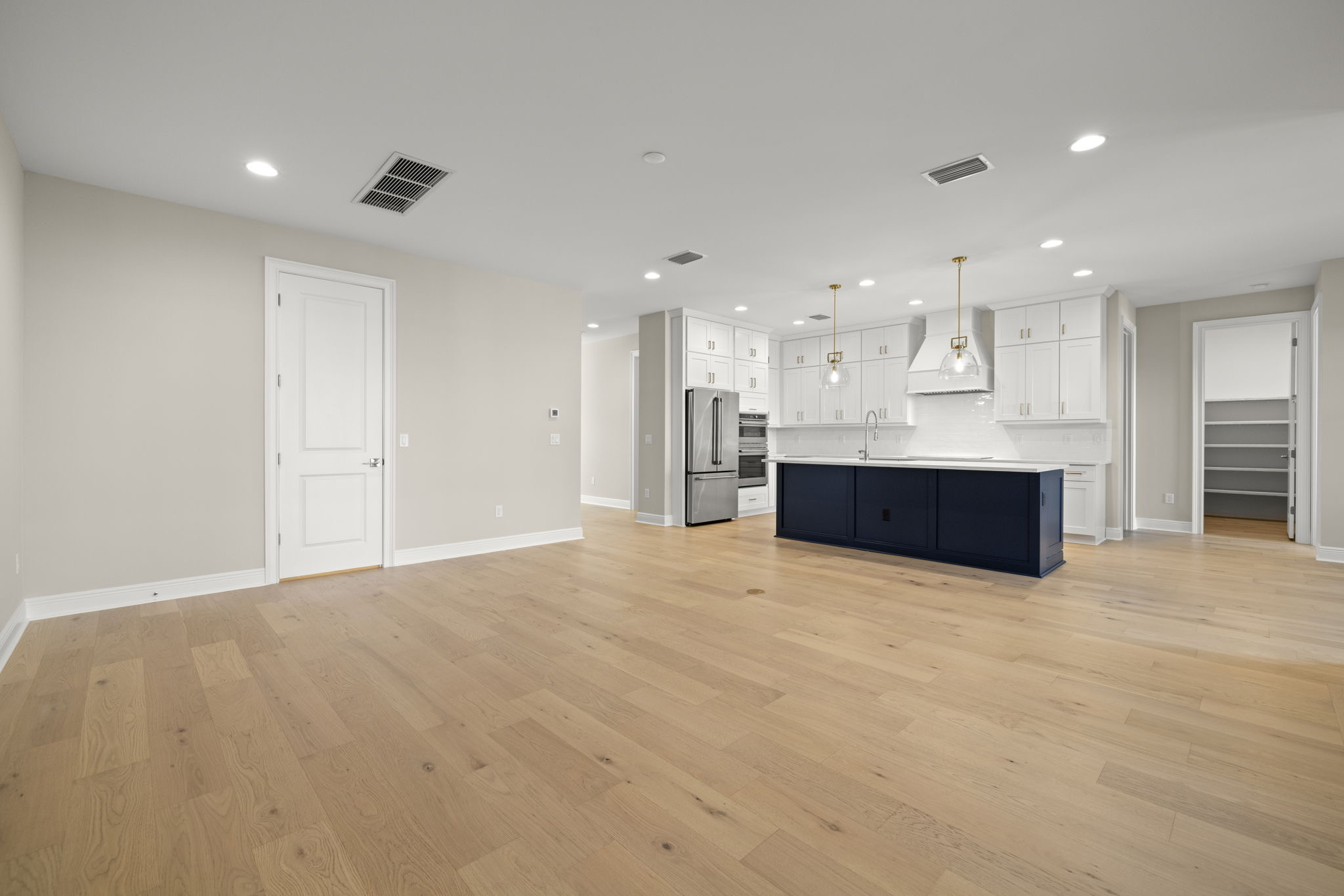 Tampa, Florida, 33629, United States, 4 Bedrooms Bedrooms, ,5 BathroomsBathrooms,Residential,For Sale,1986126