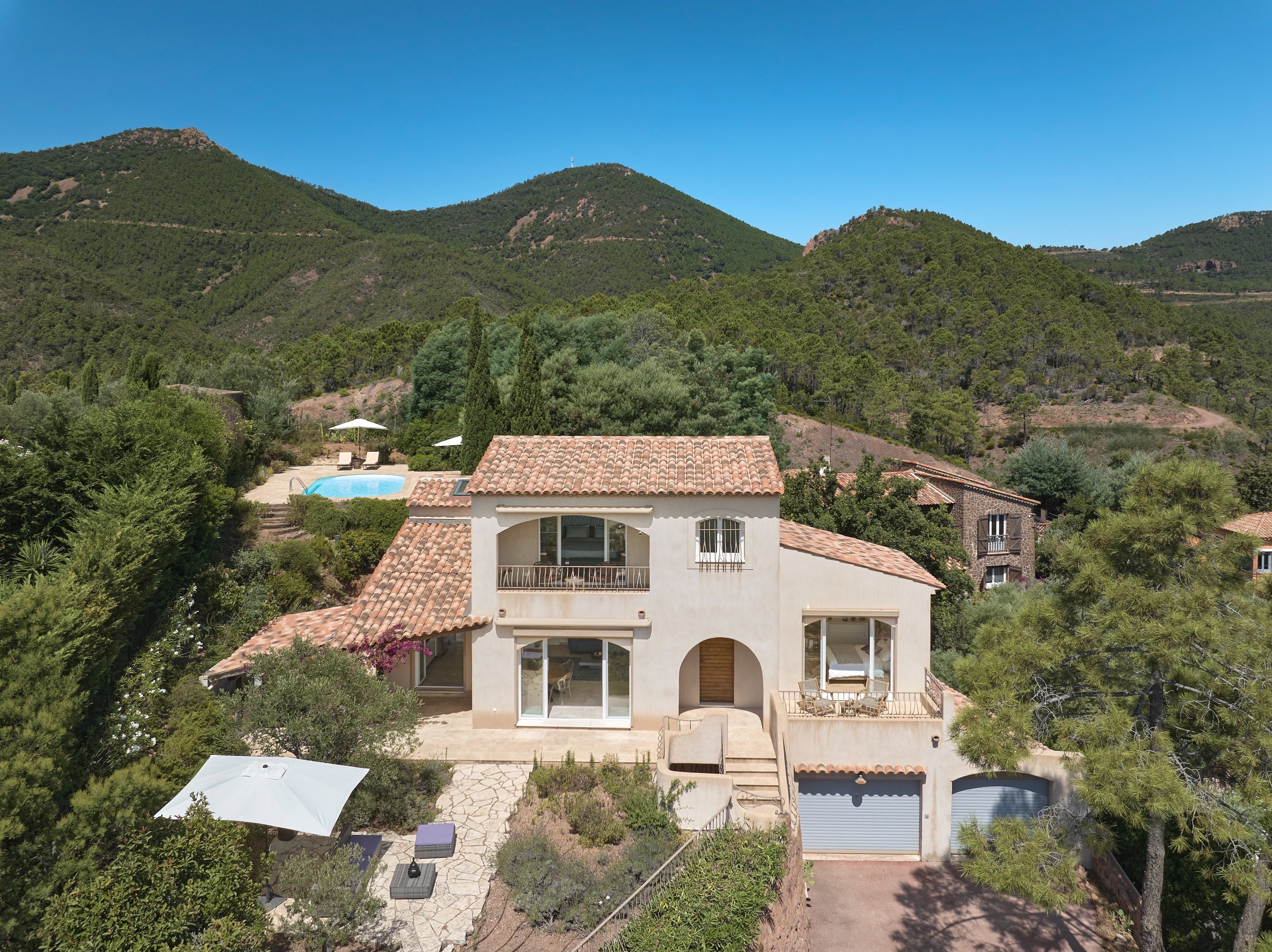  Charming Villa in Théoule-sur-Mer with Southwest Exposure and Panoramic Sea Vie… - 物件實景
