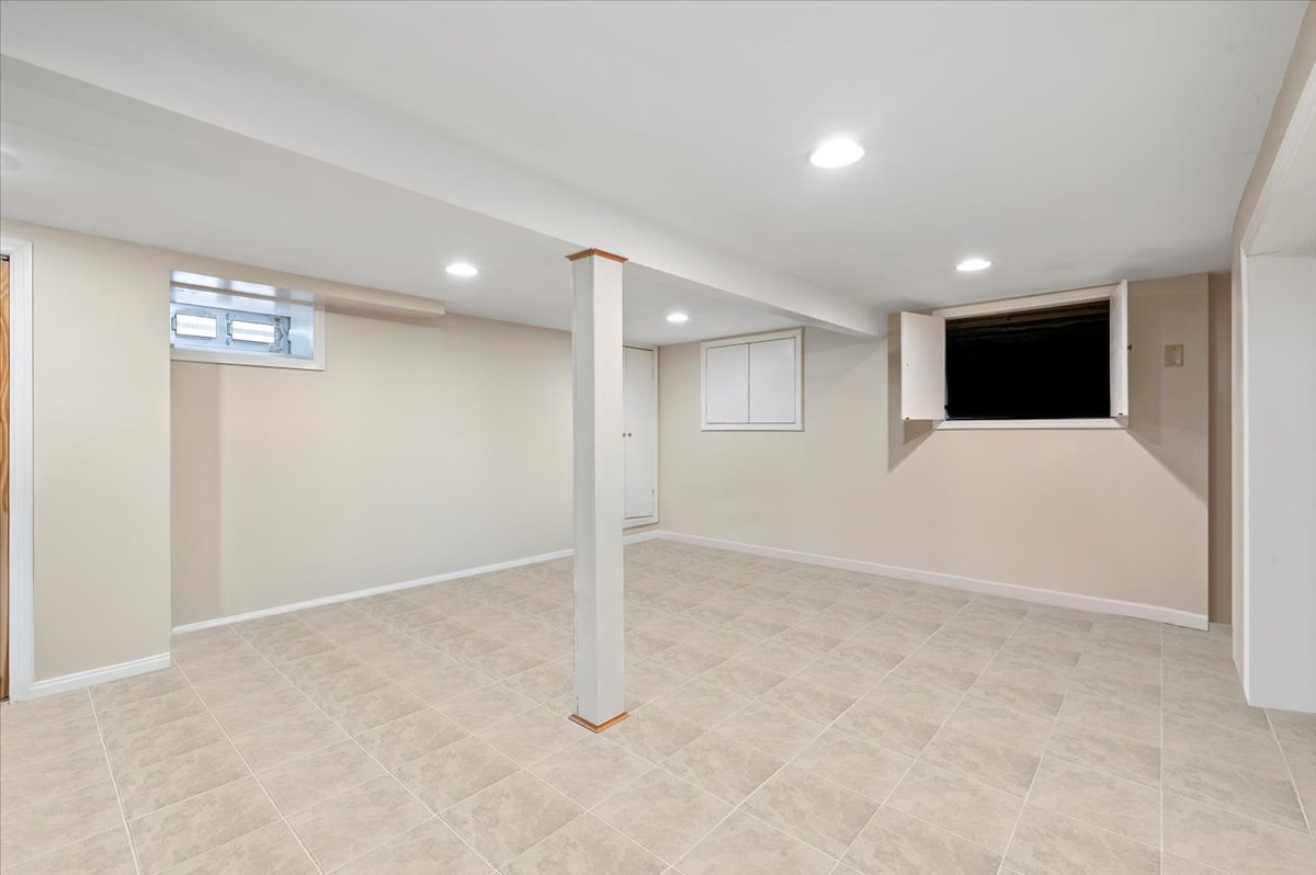Bethpage, New York, 11714, United States, 4 Bedrooms Bedrooms, ,3 BathroomsBathrooms,Residential,For Sale,1905713