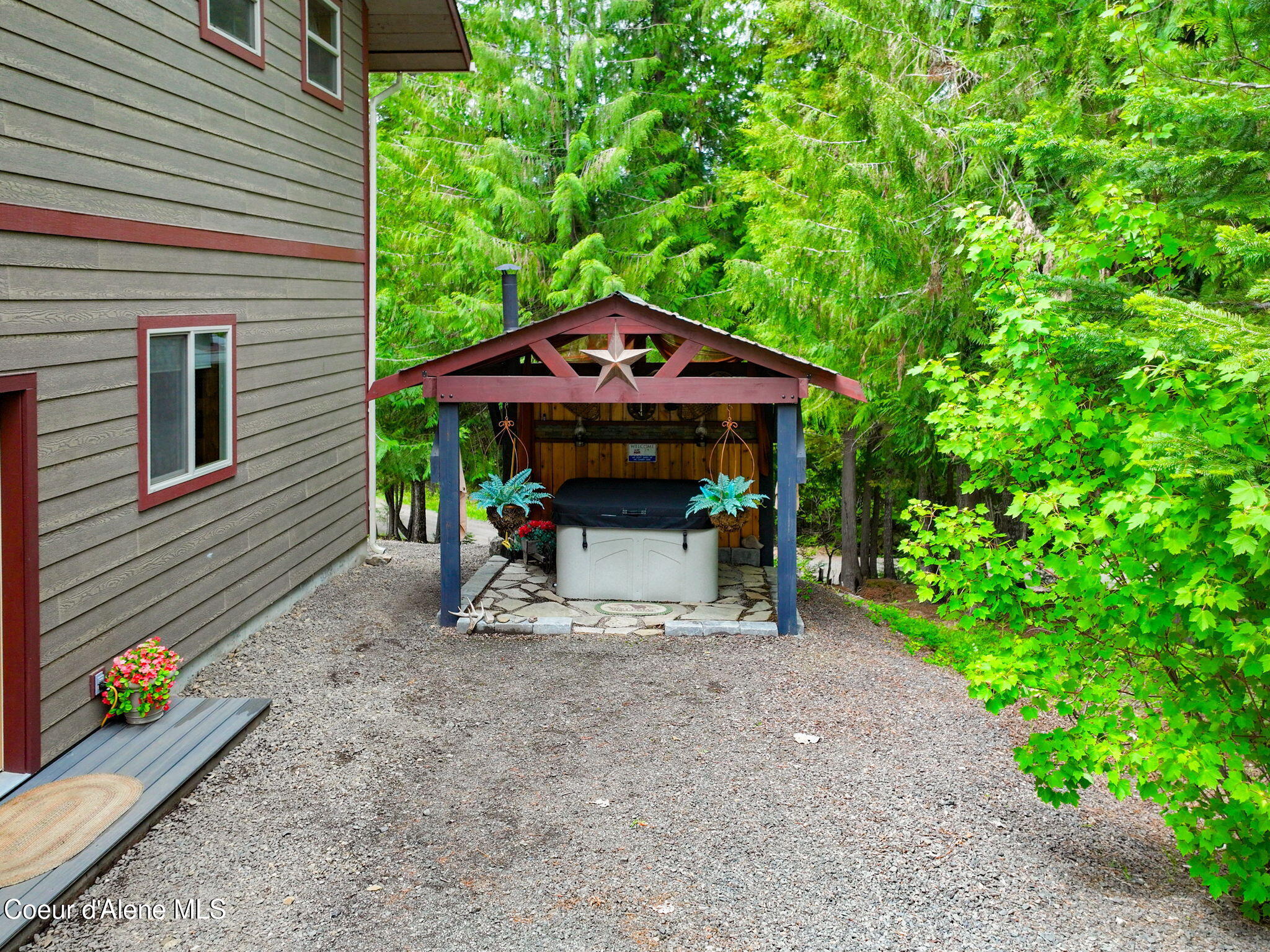 St. Maries, Idaho, 83861, United States, 3 Bedrooms Bedrooms, ,3 BathroomsBathrooms,Residential,For Sale,2011684