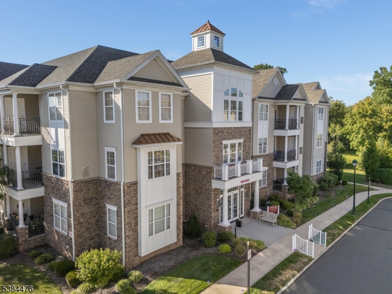 Franklin Twp., New Jersey, 08873, United States, 2 Bedrooms Bedrooms, ,2 BathroomsBathrooms,Residential,For Sale,1950649