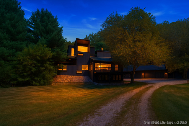 Killingly, Connecticut, 06239, United States, 2 Bedrooms Bedrooms, ,2 BathroomsBathrooms,Residential,For Sale,2000954