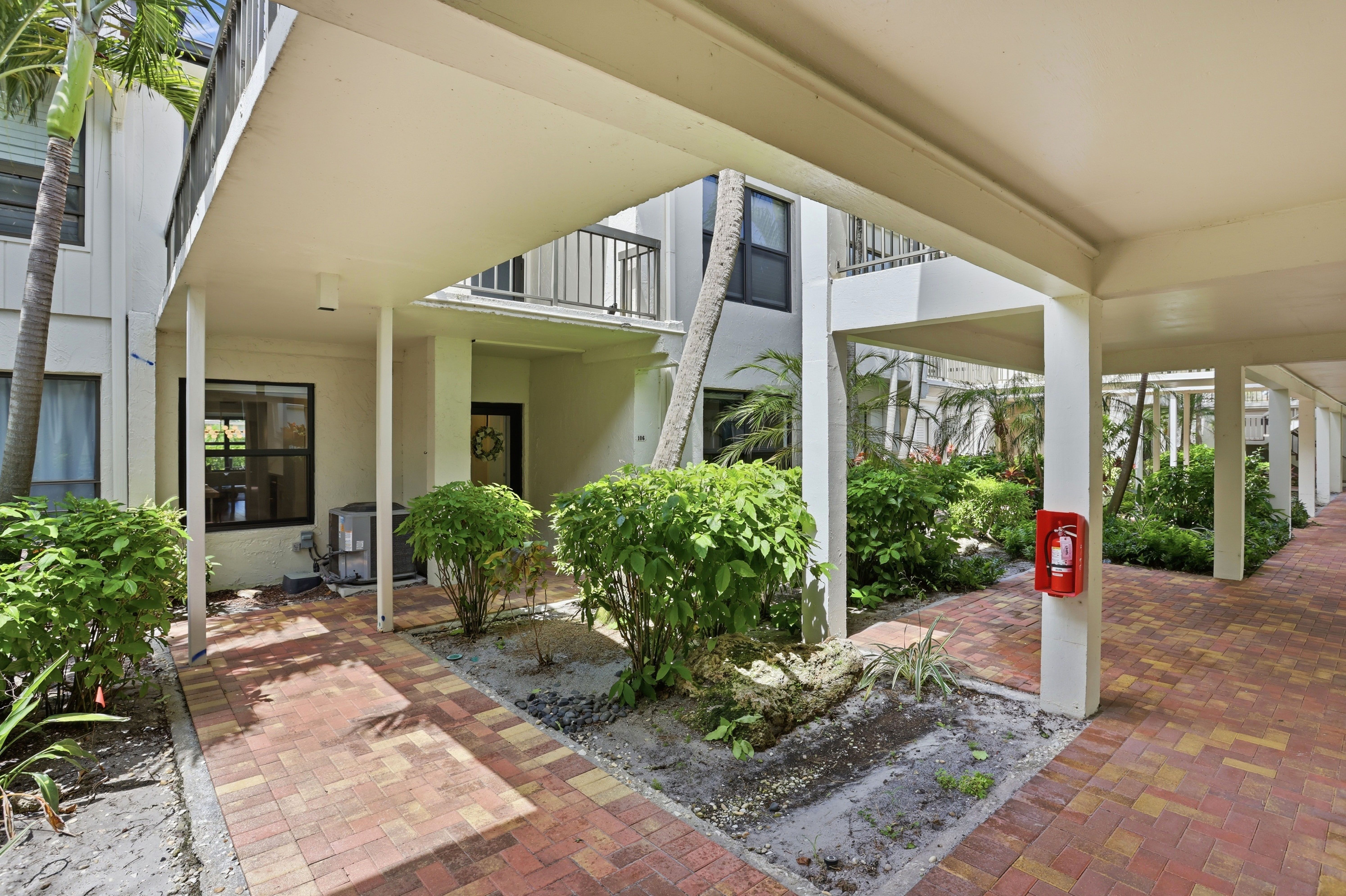  830 Greensward Ct, Delray Beach, FL, 33445 - 物件實景