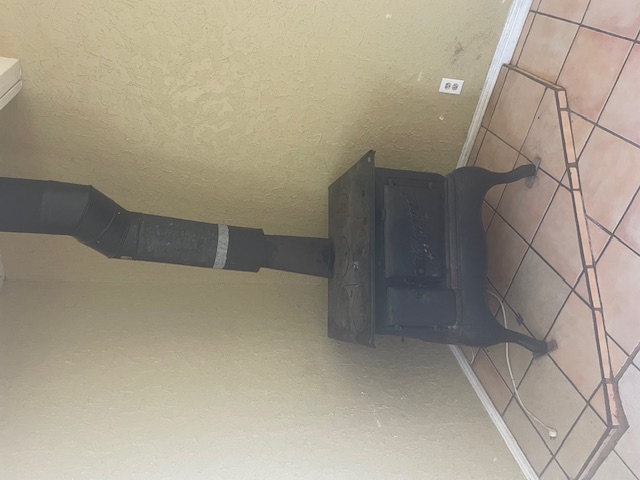 Salinas, California, 93906, United States, 4 Bedrooms Bedrooms, ,2 BathroomsBathrooms,Residential,For Sale,1974708