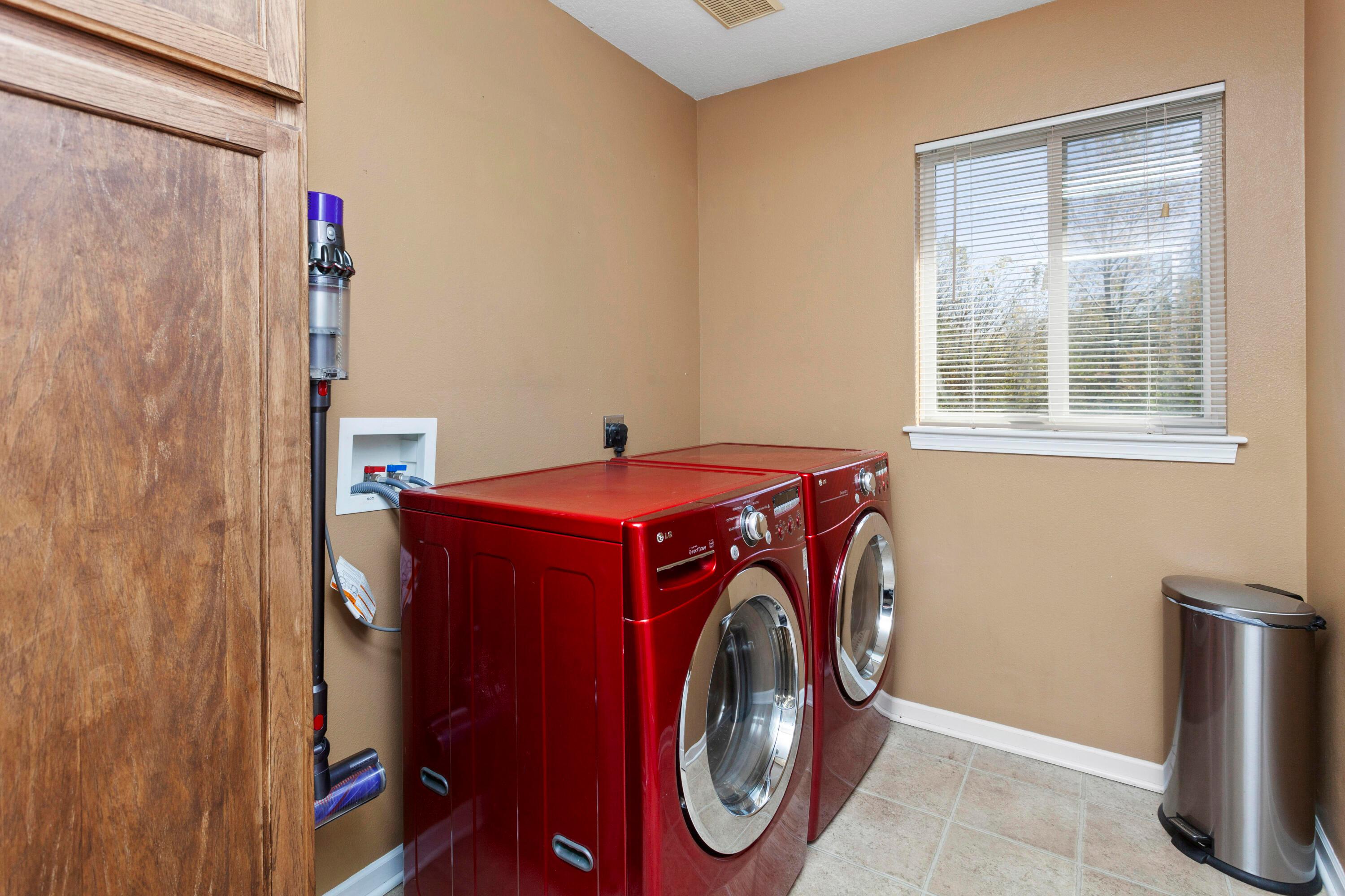 Ankeny, Iowa, 50021, United States, 5 Bedrooms Bedrooms, ,4 BathroomsBathrooms,Residential,For Sale,1980826