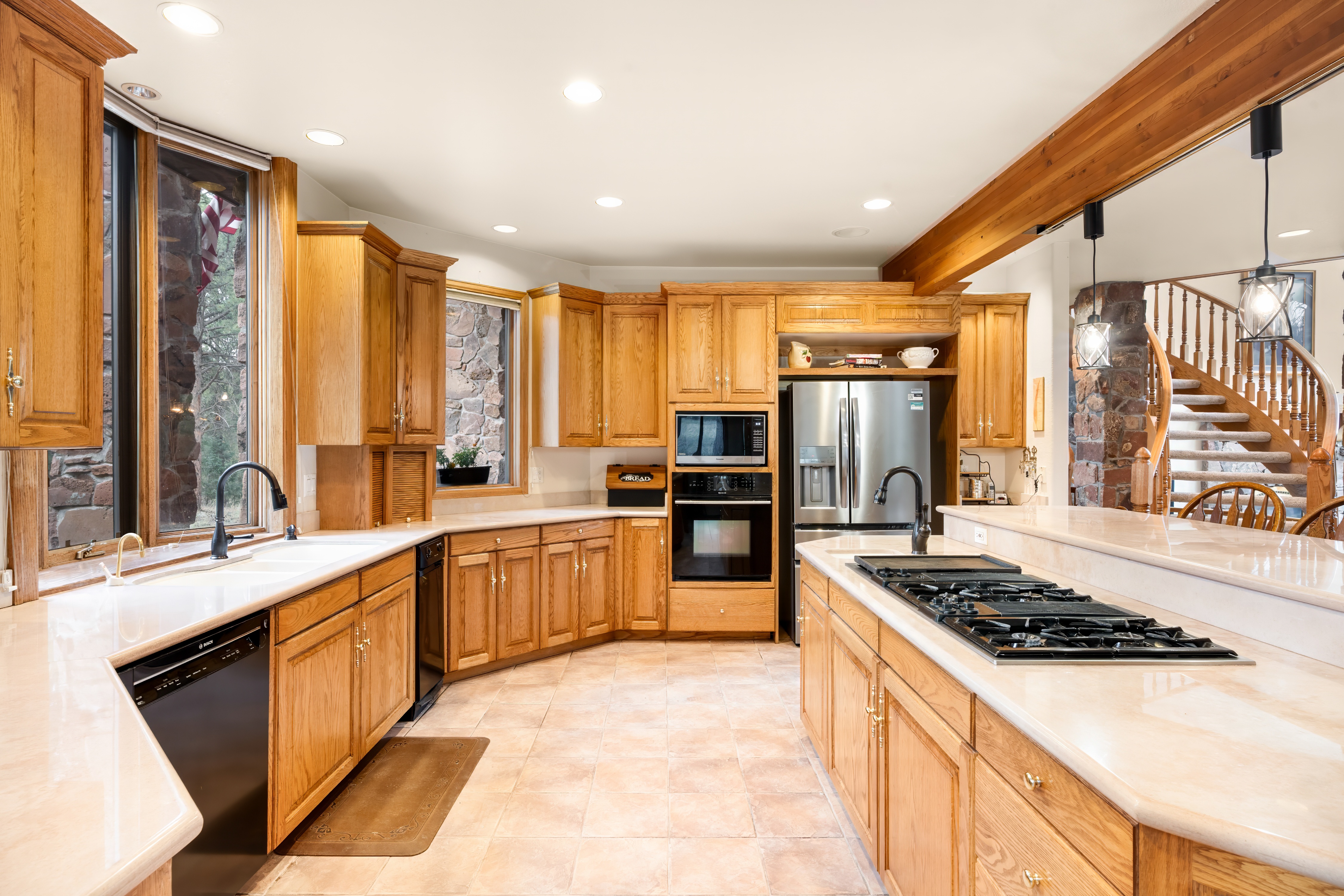  Colorado Living in Impressive 8,200 sq ft Home Backing to Pike National Forest - 物件實景