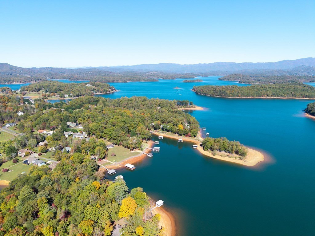 Hiawassee, Georgia, 30546, United States, 3 Bedrooms Bedrooms, ,4 BathroomsBathrooms,Residential,For Sale,1978454