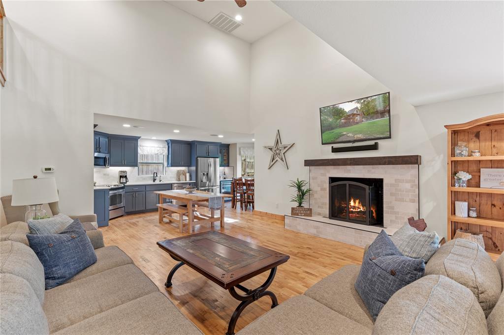 Pottsboro, Texas, 75076, United States, 5 Bedrooms Bedrooms, ,3 BathroomsBathrooms,Residential,For Sale,1794004