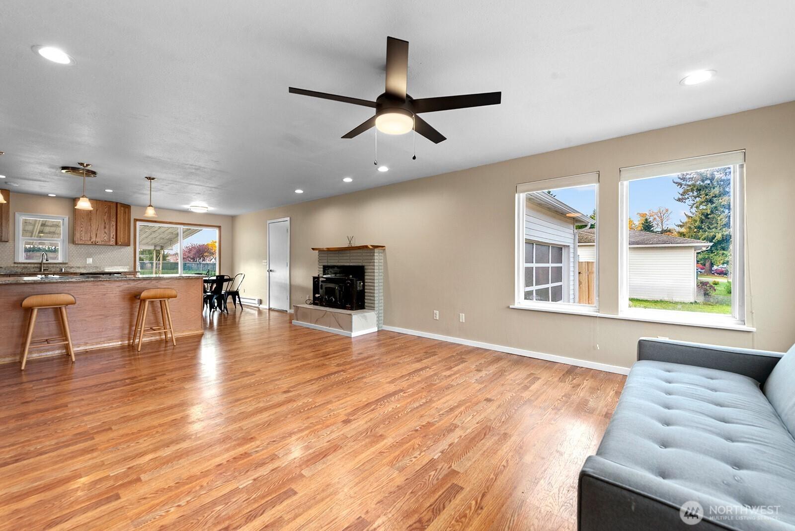 MARYSVILLE, Washington, 98271, United States, 3 Bedrooms Bedrooms, ,1 BathroomBathrooms,Residential,For Sale,1989139