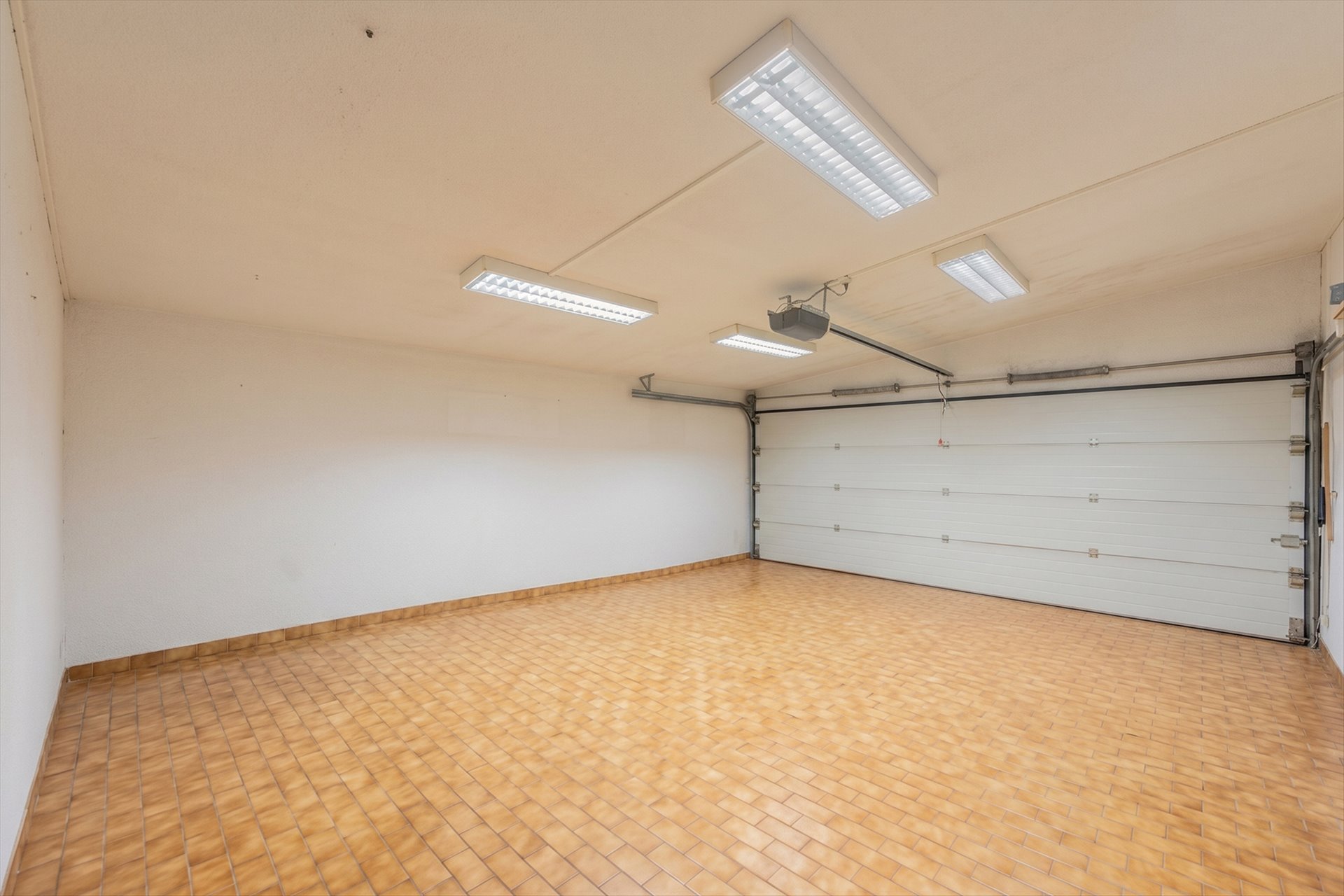  Detached house, 6 bedrooms, for Sale - 物件實景