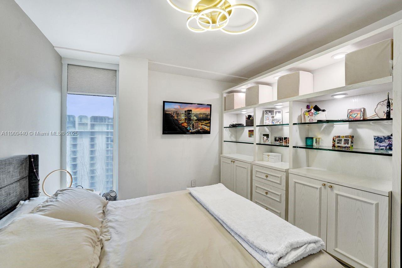 Aventura, Florida, 33180, United States, 4 Bedrooms Bedrooms, ,3 BathroomsBathrooms,Residential,For Sale,1989570