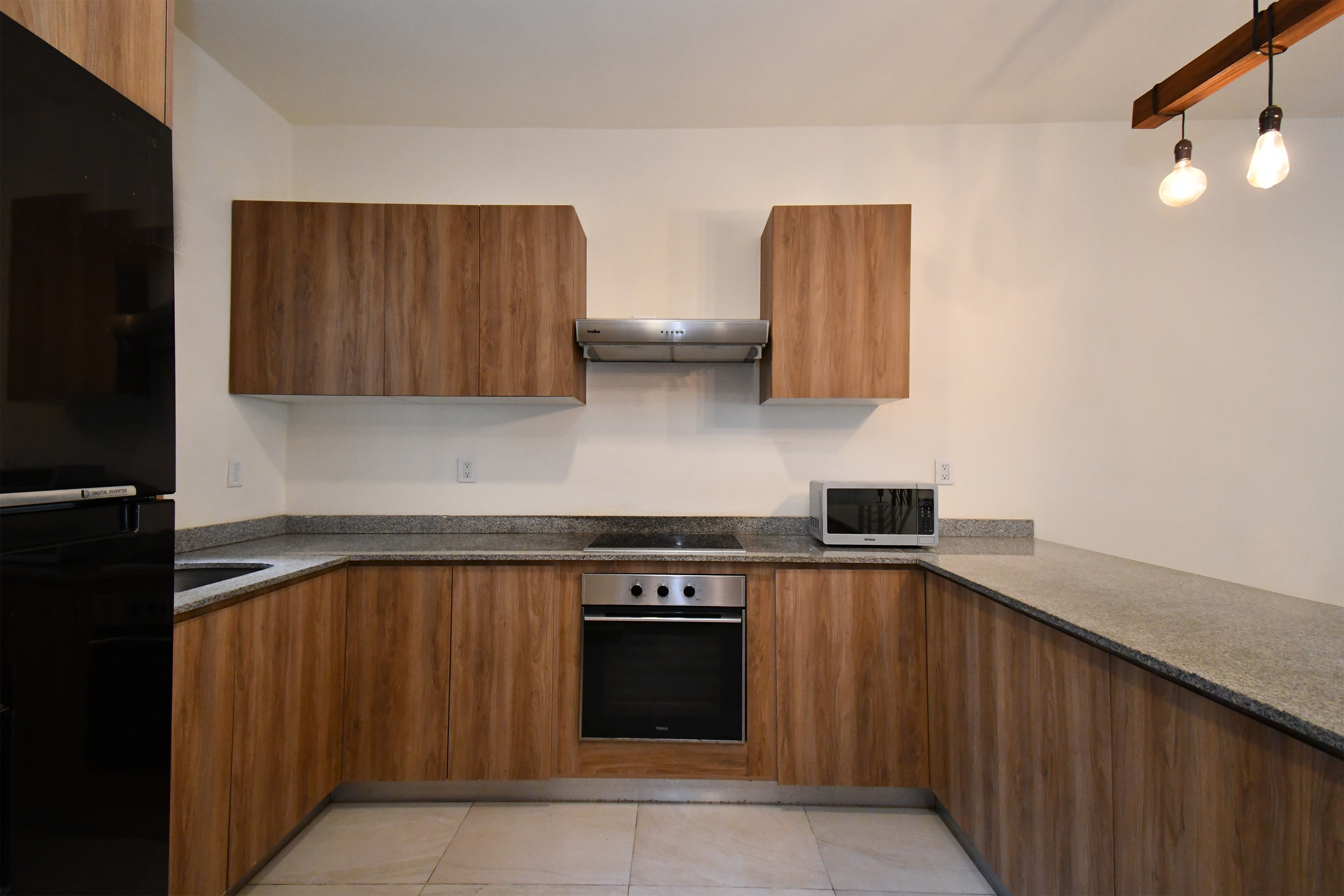  Modern Three-Bedroom Home in Selvanova Coto 3B - 物件實景