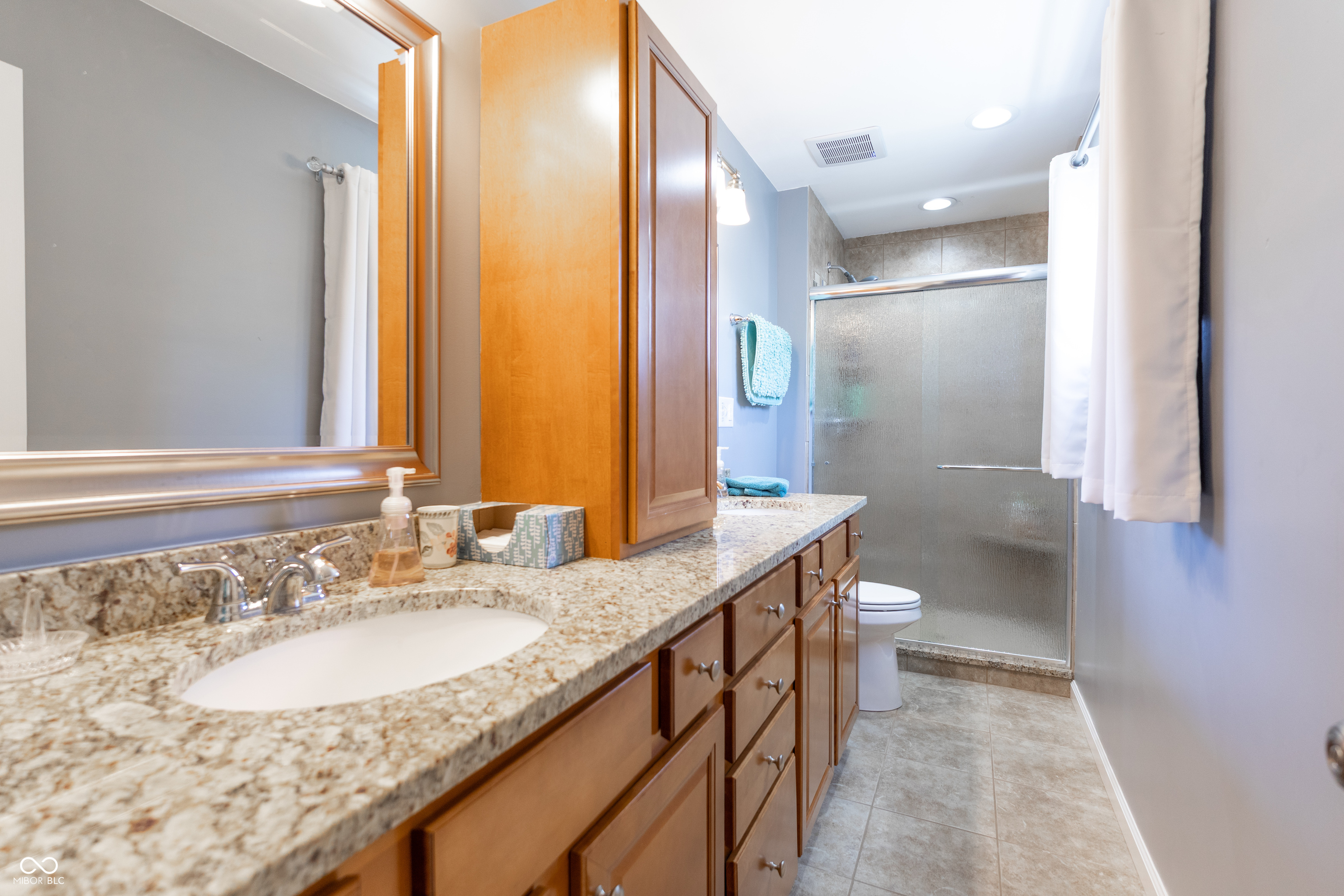 Columbus, Indiana, 47203, United States, 5 Bedrooms Bedrooms, ,6 BathroomsBathrooms,Residential,For Sale,1975671