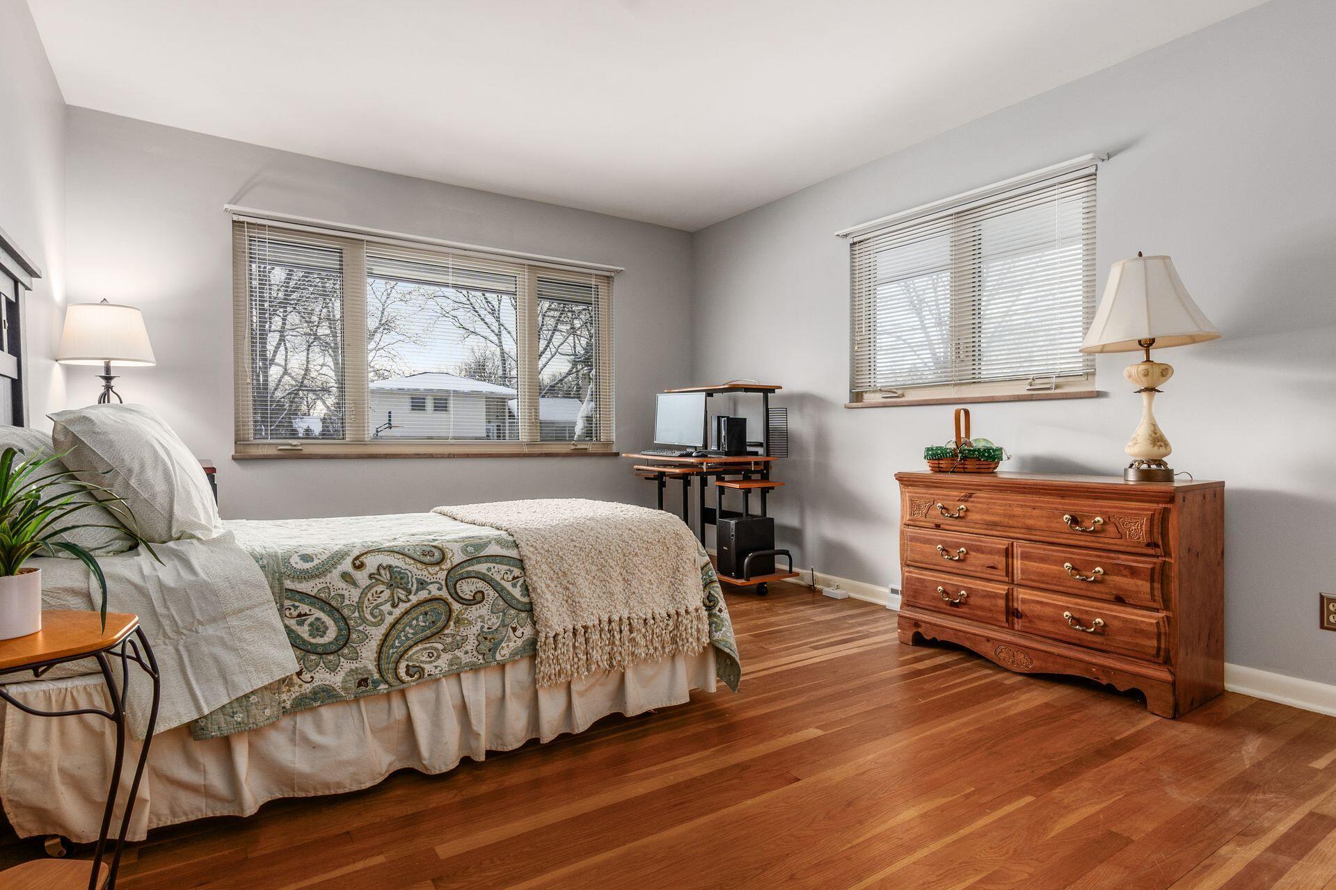 Columbus, Ohio, 43220, United States, 2 Bedrooms Bedrooms, ,3 BathroomsBathrooms,Residential,For Sale,2003078