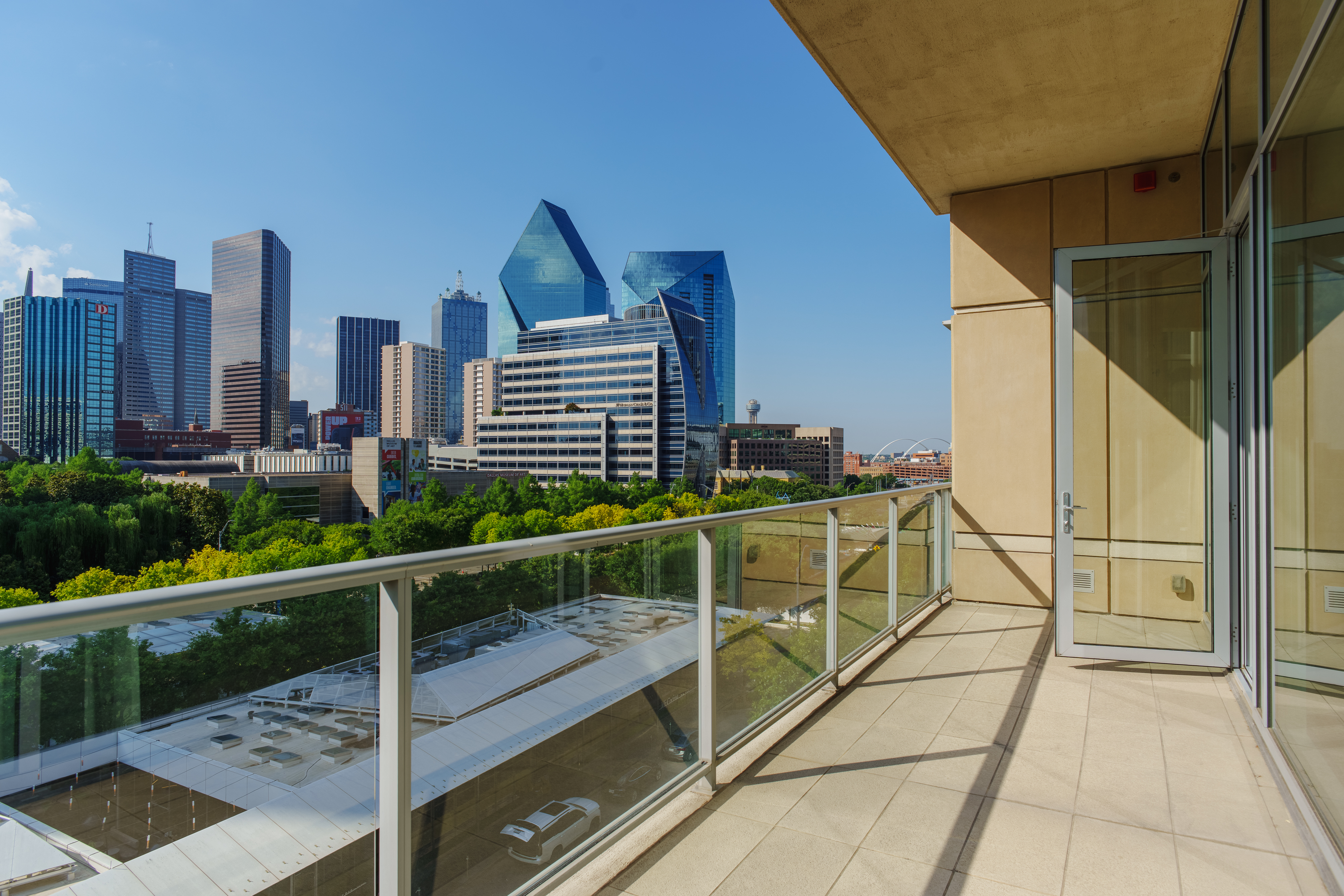  A Private, Contemporary Retreat with Unmatched Walkability - 物件實景