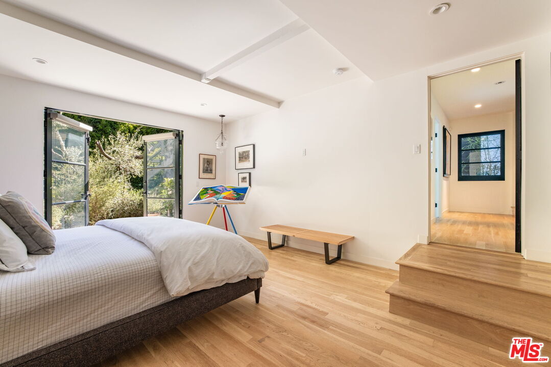 West Hollywood, California, 90048, United States, 3 Bedrooms Bedrooms, ,1 BathroomBathrooms,Residential,For Sale,1828298