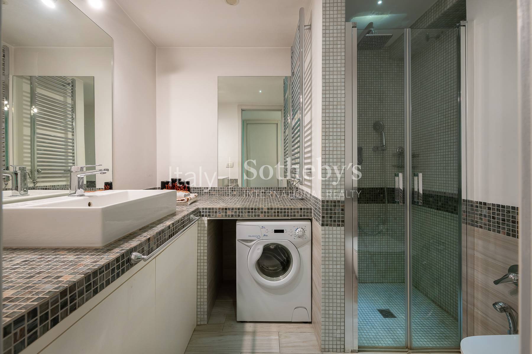  Refined pied-à-terre with a charming terrace in the exclusive Palazzo Balestra - 物件實景