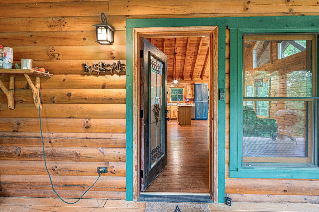 Ellijay, Georgia, 30540, United States, 3 Bedrooms Bedrooms, ,3 BathroomsBathrooms,Residential,For Sale,1999878