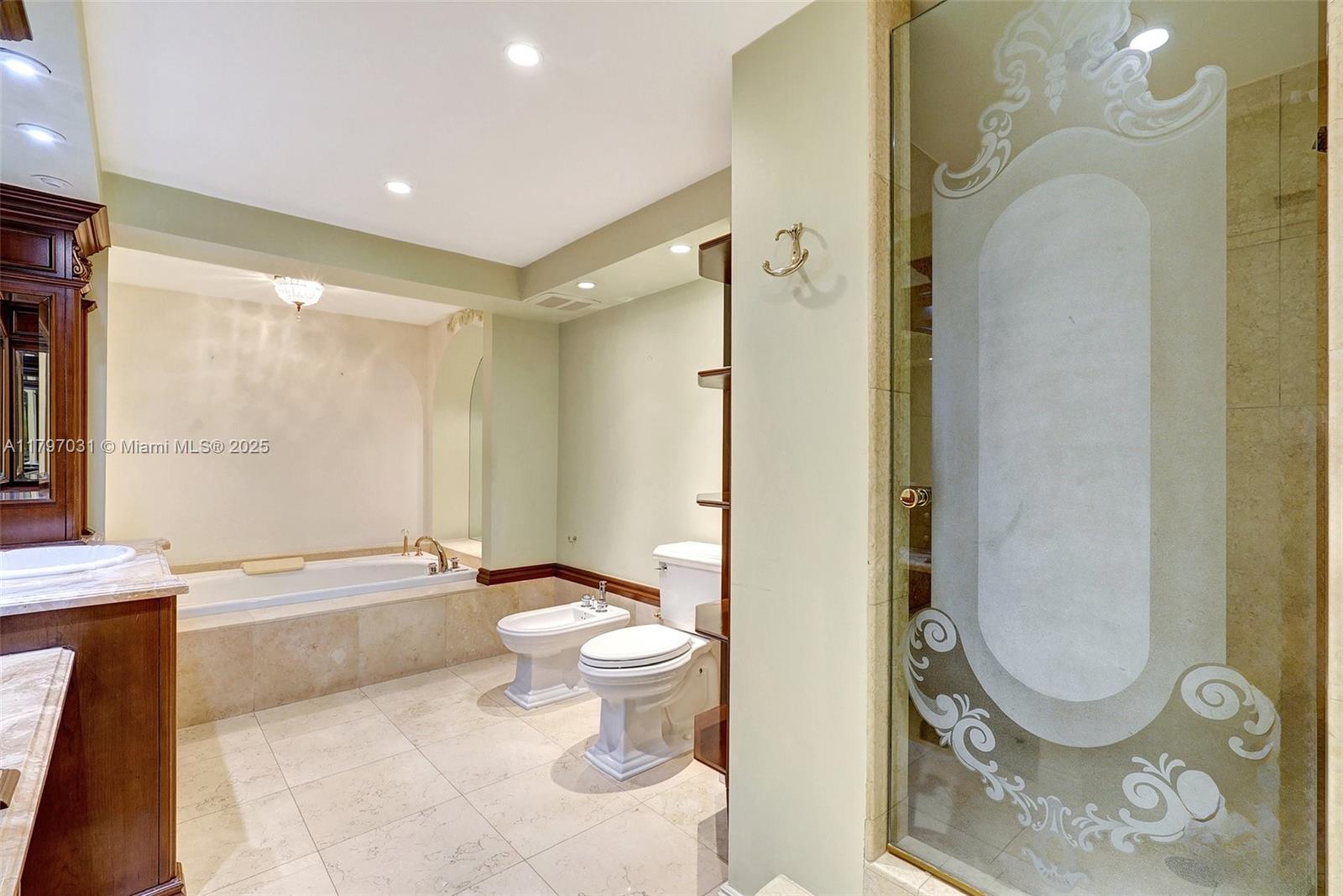 Aventura, Florida, 33180, United States, 4 Bedrooms Bedrooms, ,5 BathroomsBathrooms,Residential,For Sale,1796989