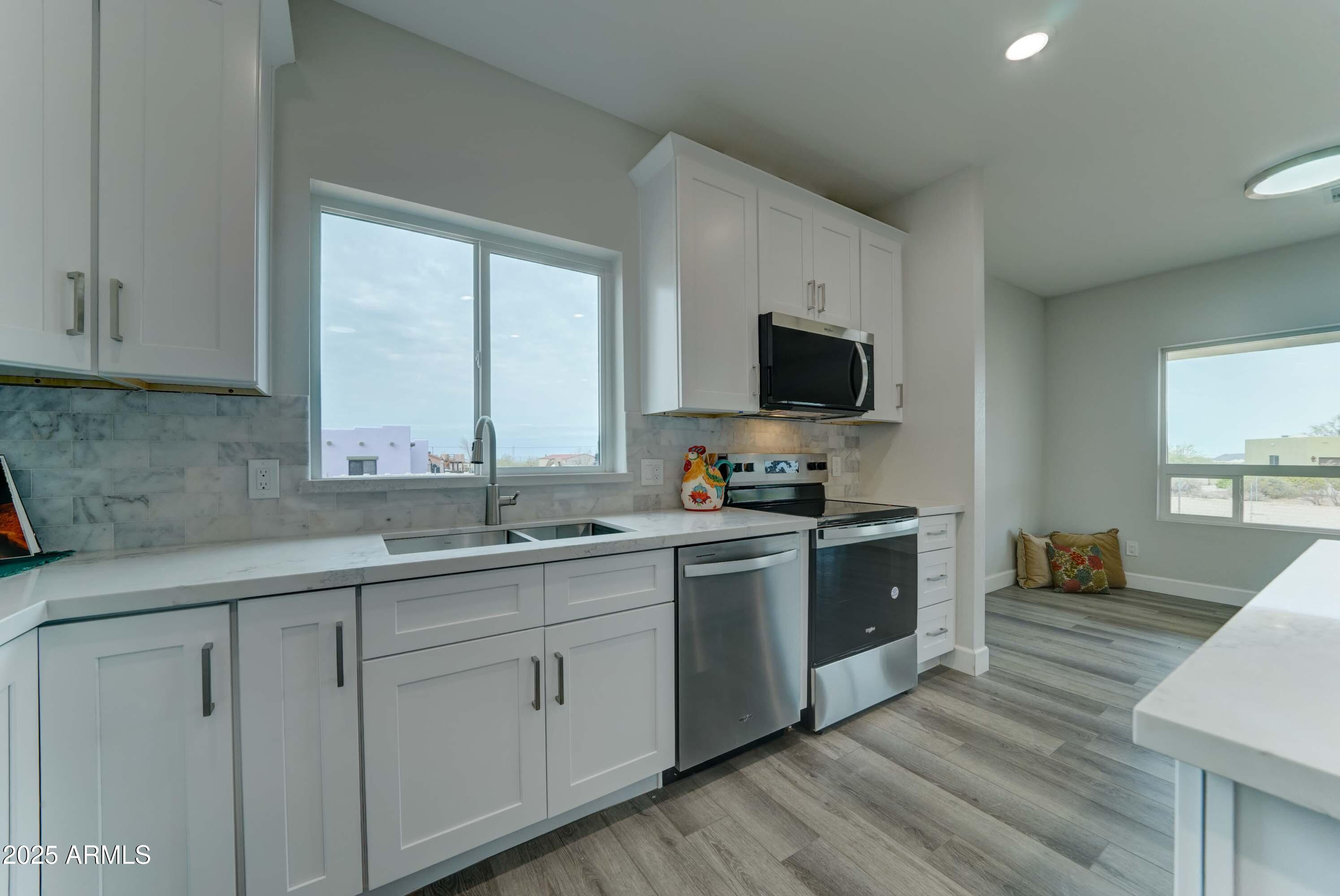 Apache Junction, Arizona, 85119, United States, 3 Bedrooms Bedrooms, ,Residential,For Sale,1917625