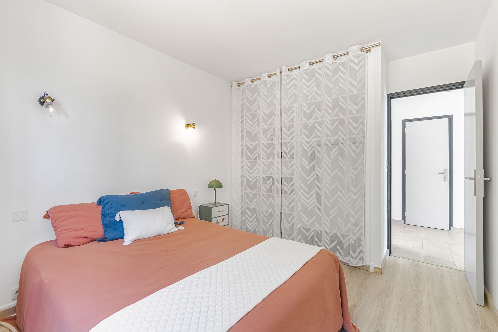  Anthéor, contemporary villa for sale, panoramic Mediterranean views, pool and l… - 物件實景