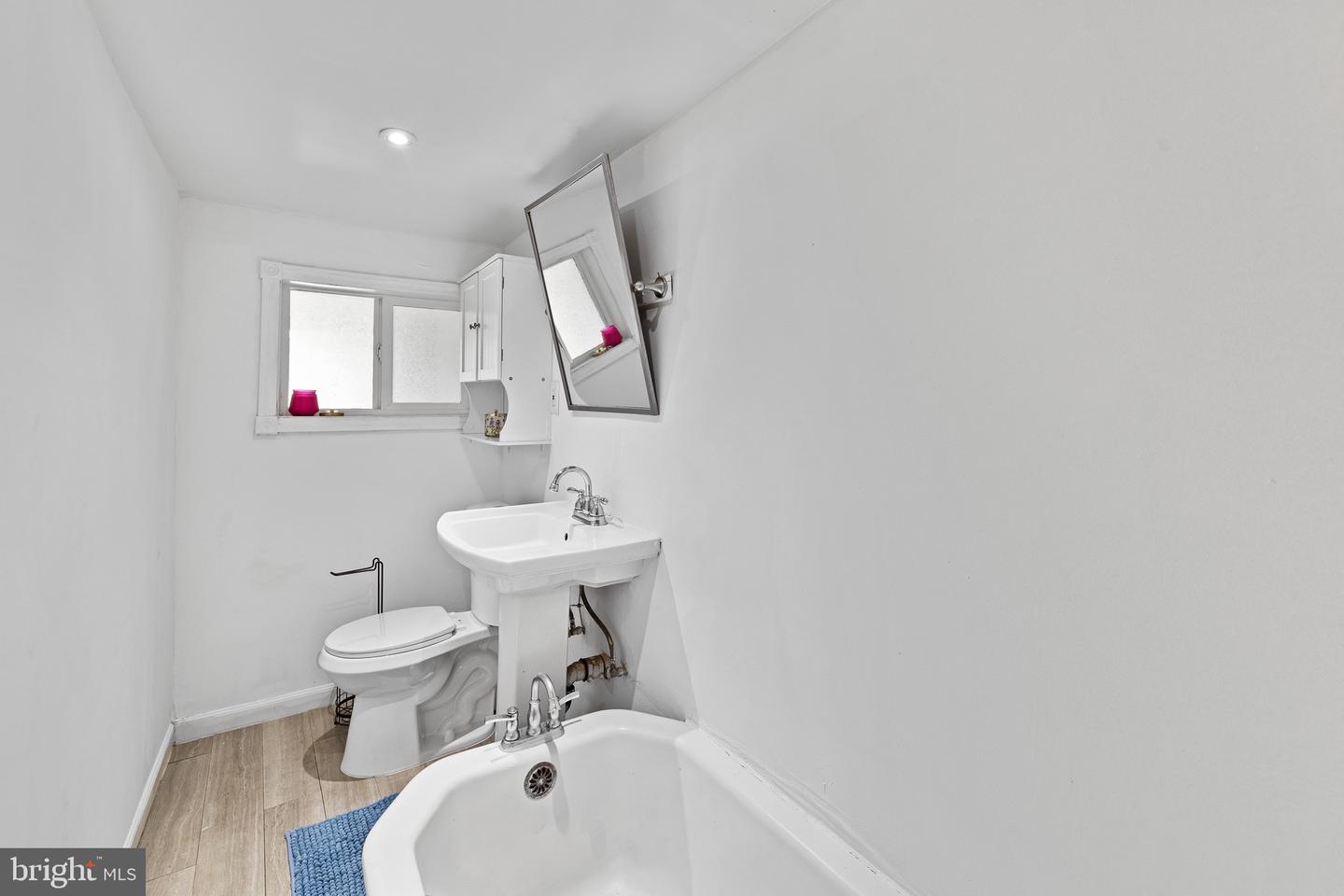 Washington, District of Columbia, 20002, United States, 3 Bedrooms Bedrooms, ,2 BathroomsBathrooms,Residential,For Sale,1964889