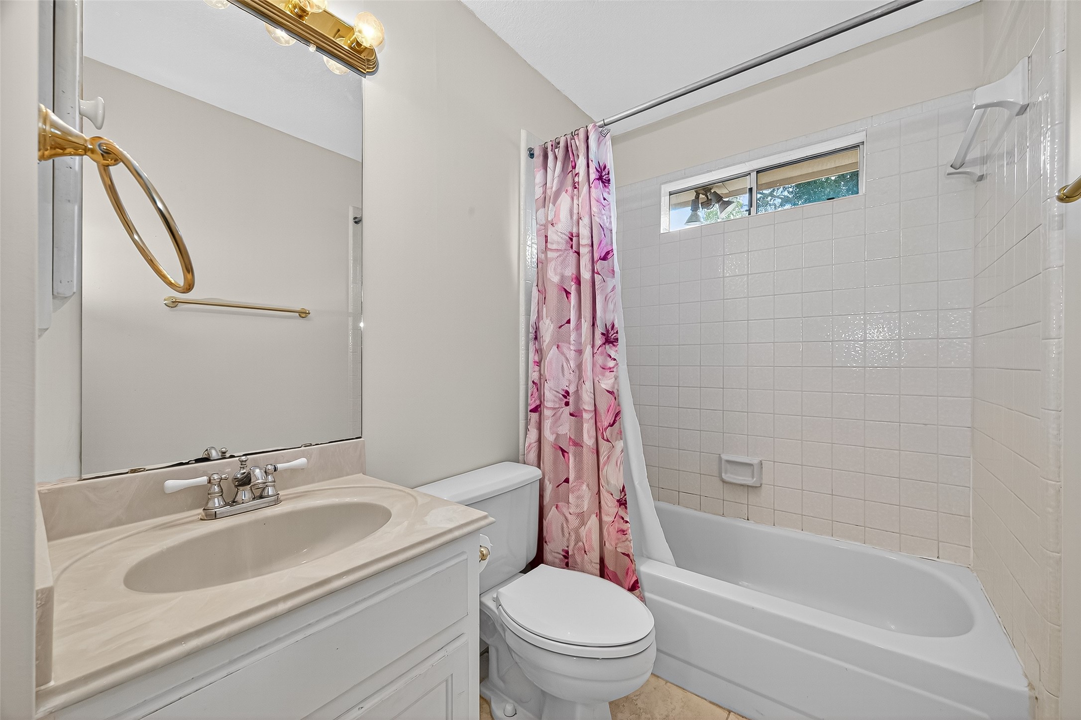 Sugar Land, Texas, 77478, United States, 5 Bedrooms Bedrooms, ,4 BathroomsBathrooms,Residential,For Sale,1971376