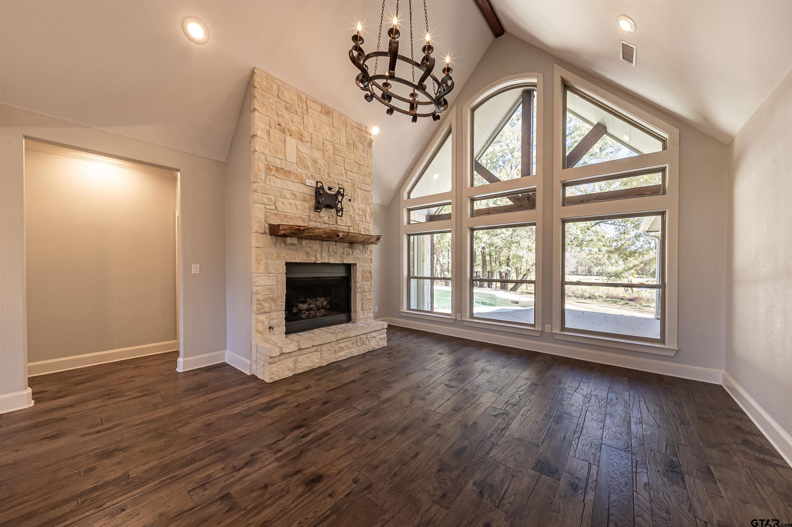 Lindale, Texas, 75771, United States, 4 Bedrooms Bedrooms, ,4 BathroomsBathrooms,Residential,For Sale,1992083