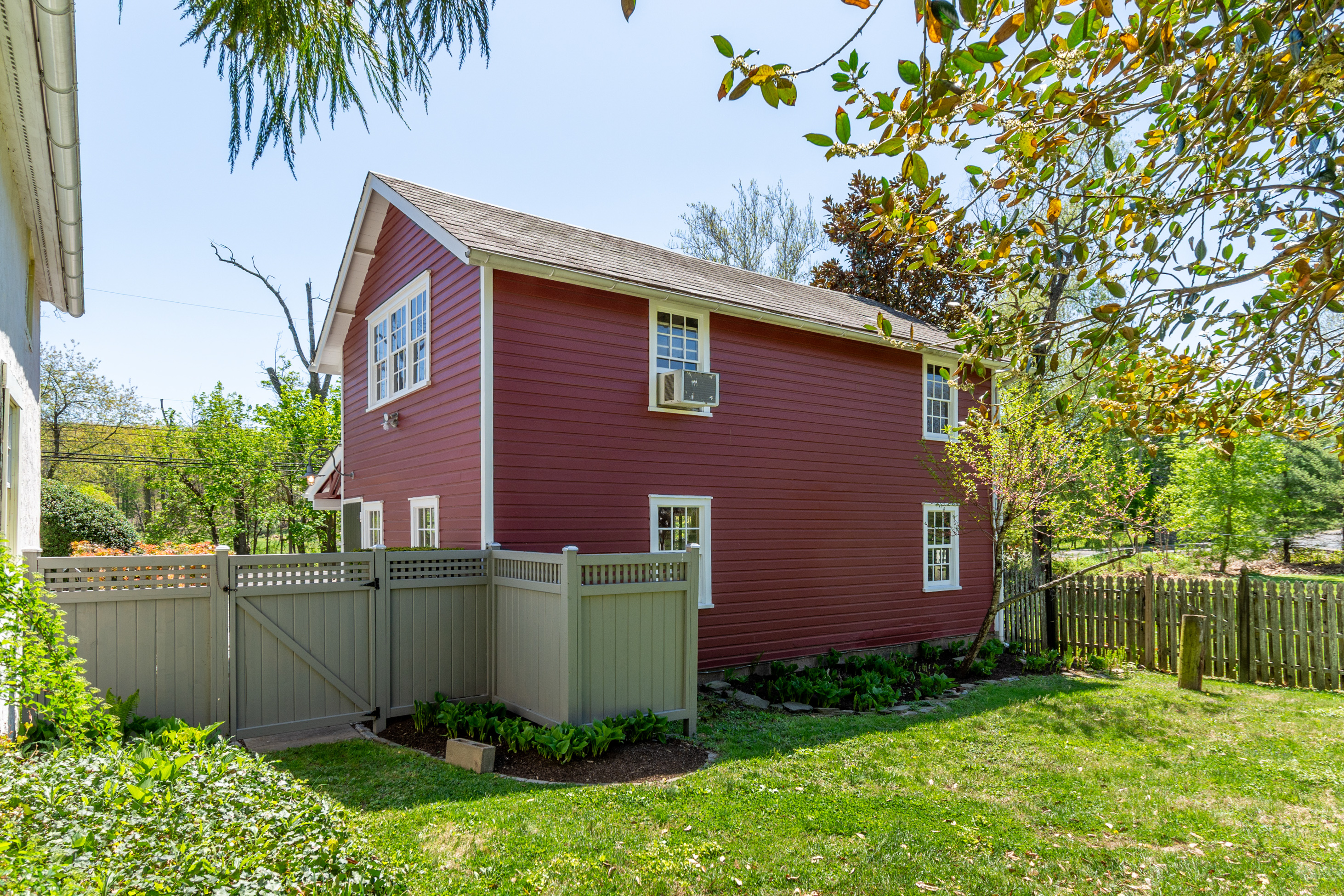  Historic New Hope Home with Updated Pool, Heated Studio, and Bucks County Charm - 物件實景