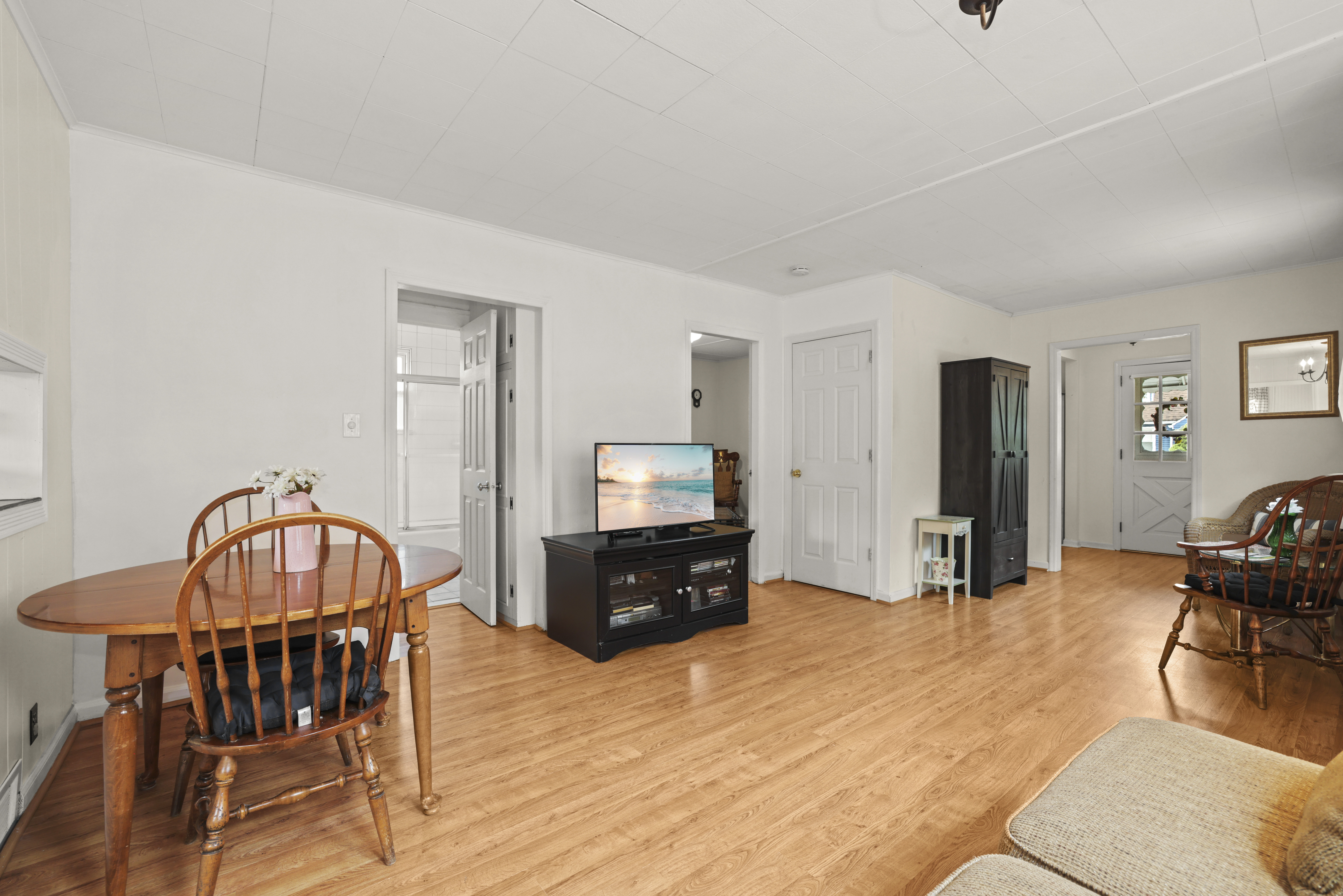 Pequannock, New Jersey, 07440, United States, 4 Bedrooms Bedrooms, ,2 BathroomsBathrooms,Residential,For Sale,1923115