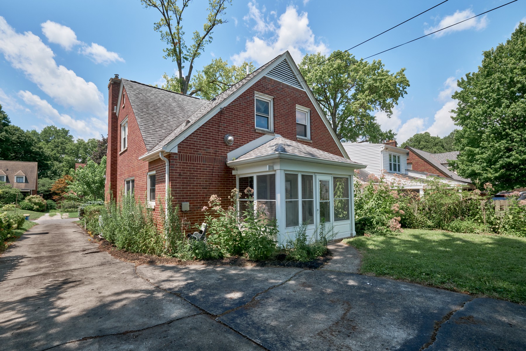  Four Bedroom Brick Cottage in Historic Butler-Tarkington - 物件實景