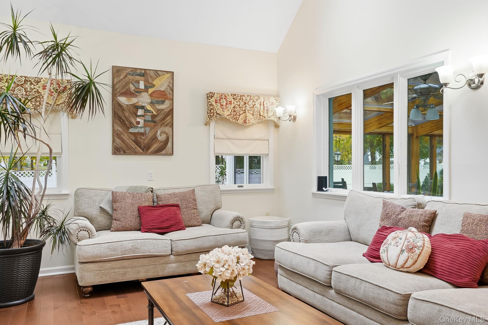 Cortlandt Manor, New York, 10567, United States, 4 Bedrooms Bedrooms, ,3 BathroomsBathrooms,Residential,For Sale,1987823